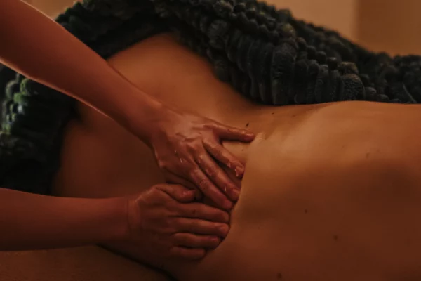 Massage dos professionnel – libération des zones crispées