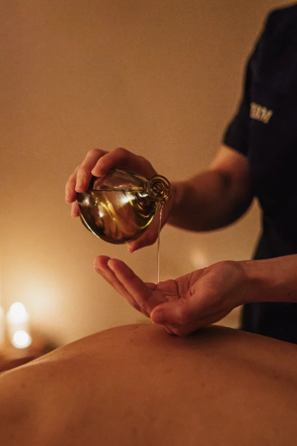 Offrir un massage personnalisé à Pau avec une carte cadeau - massage à l'huile à Pau
